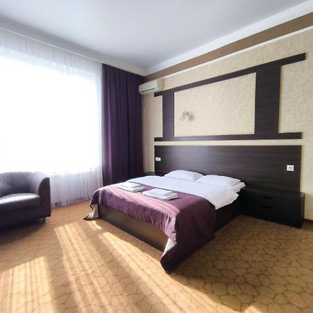 Pride Hotel Тараз Экстерьер фото