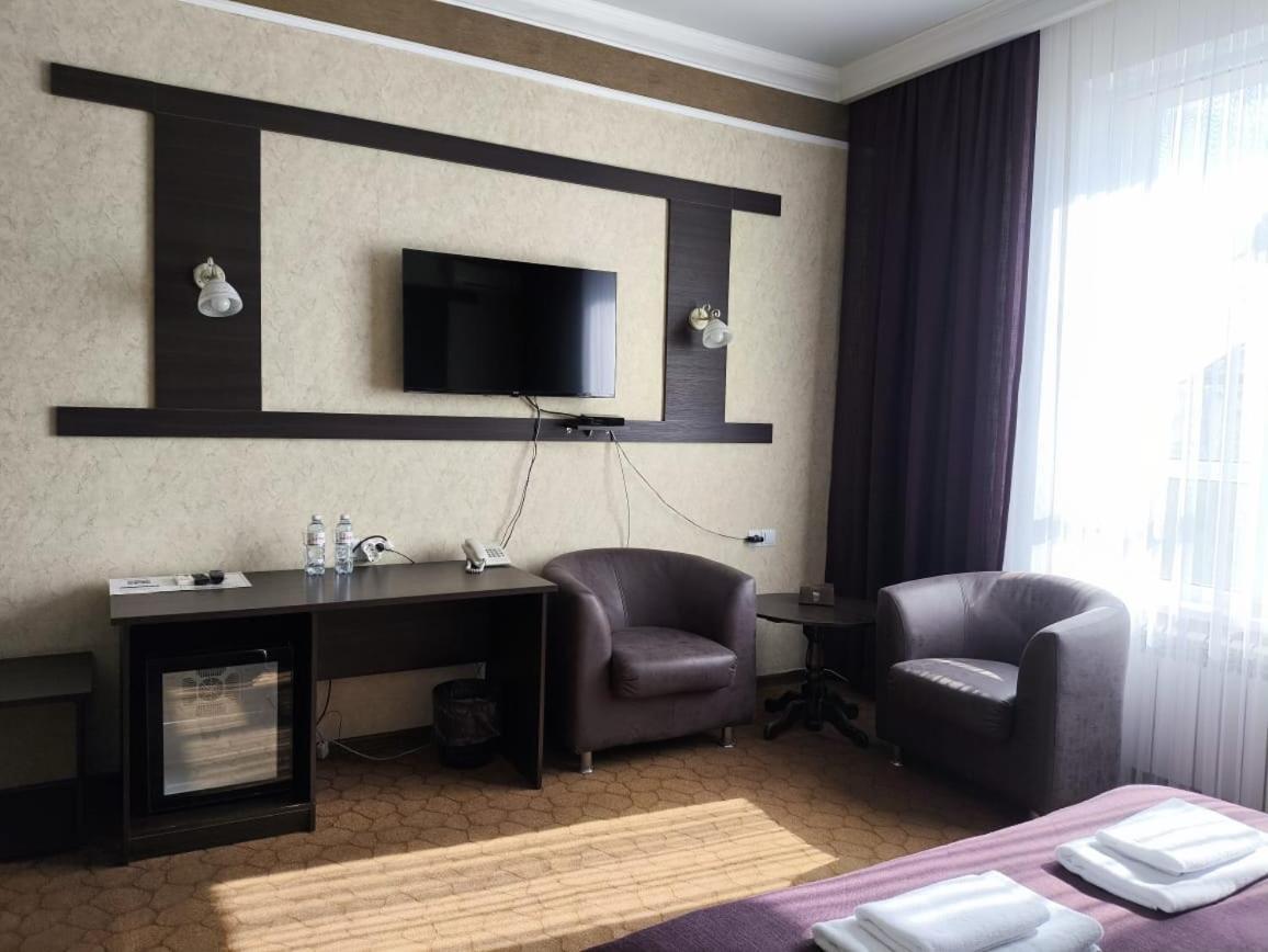 Pride Hotel Тараз Экстерьер фото